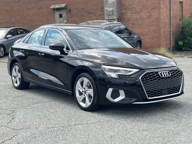 Used 2024  Audi 40 Premium image 15