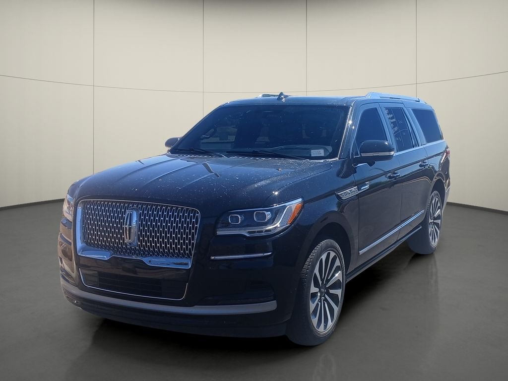 Used 2023 Black Lincoln Reserve image 3
