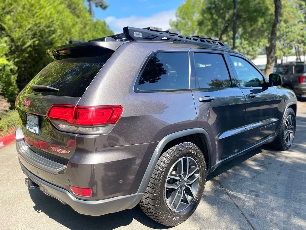 Used 2020 Granite Crystal Metallic Clearcoat Jeep Trailhawk image 4