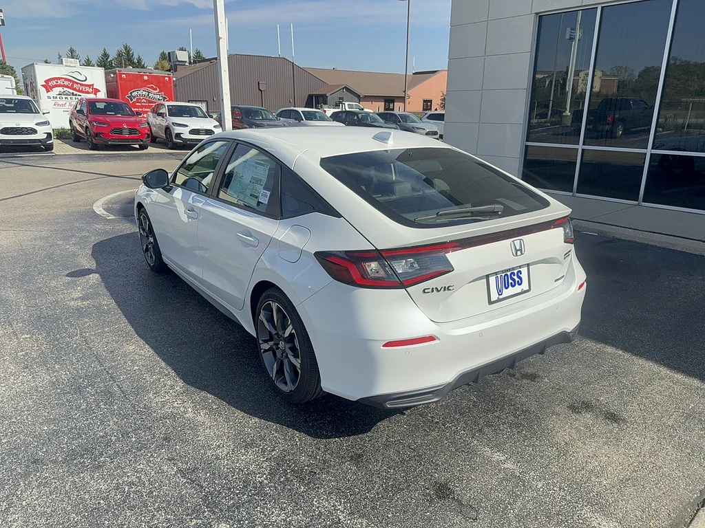 2026 Honda Civic Hatchback Hybrid Sport Touring, photo 7 of 12