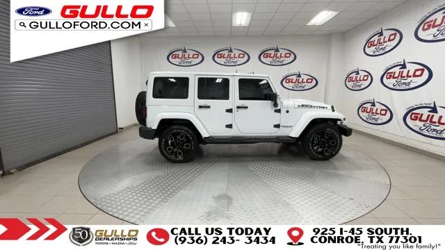 Used 2017 Bright White Clearcoat Jeep Unlimited Sahara image 9