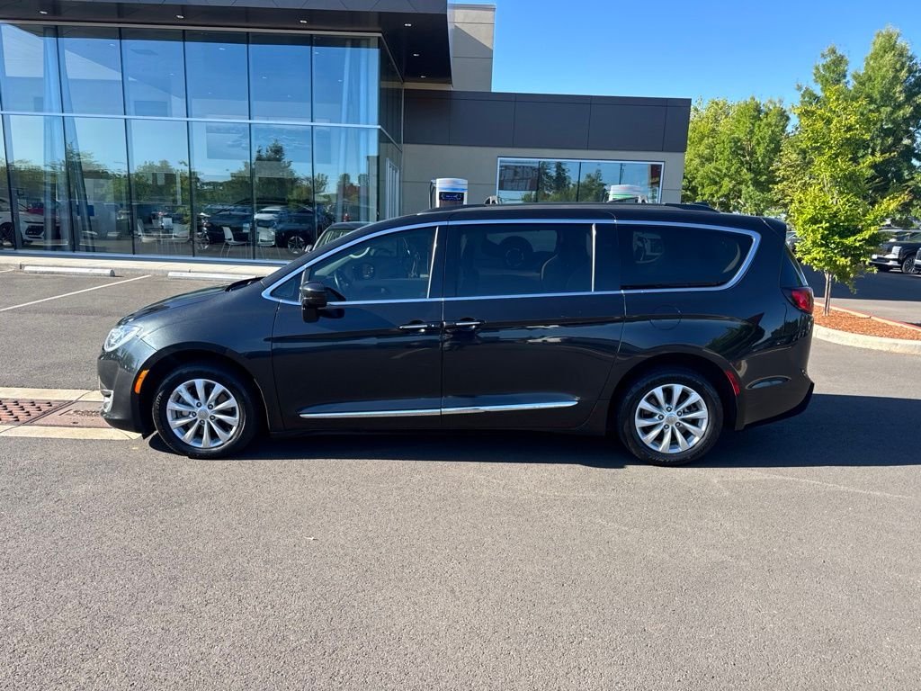 Used 2017 Black Chrysler Touring L image 2