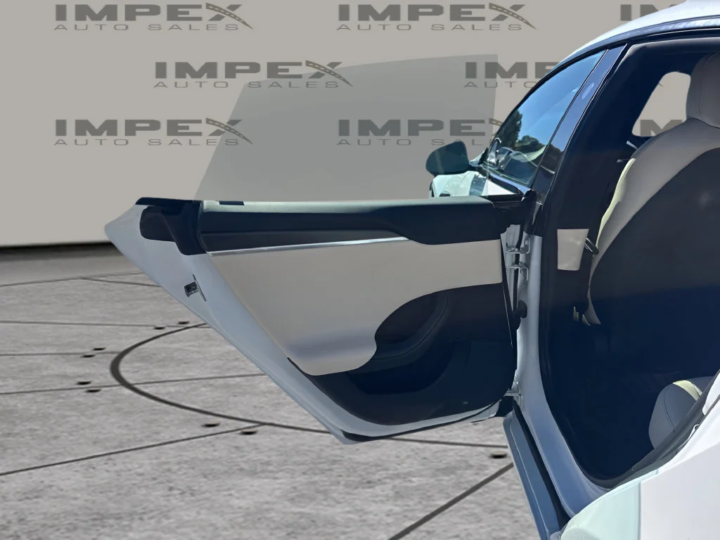 Used 2023 White Tesla Plaid image 26