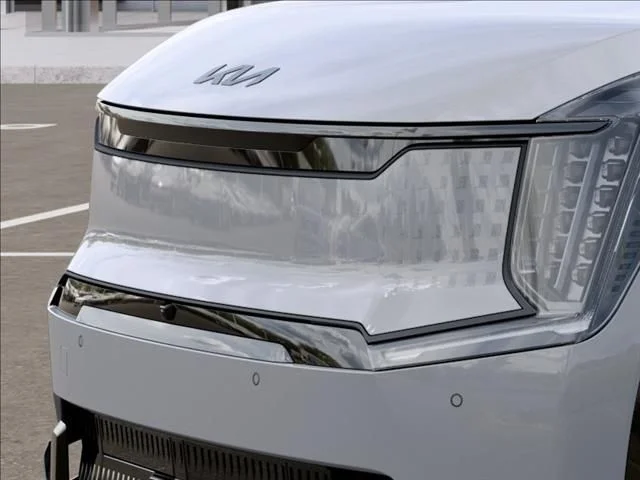 New 2026 Wolf Gray Kia Land AWD image 12