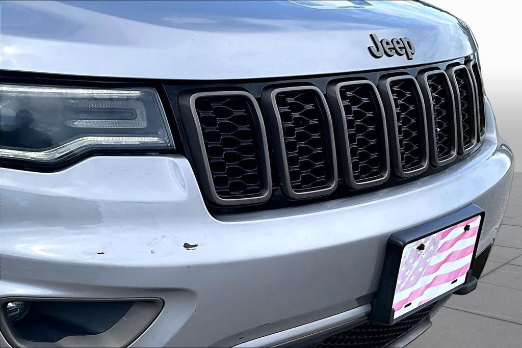 Used 2017 Silver Jeep Limited image 30