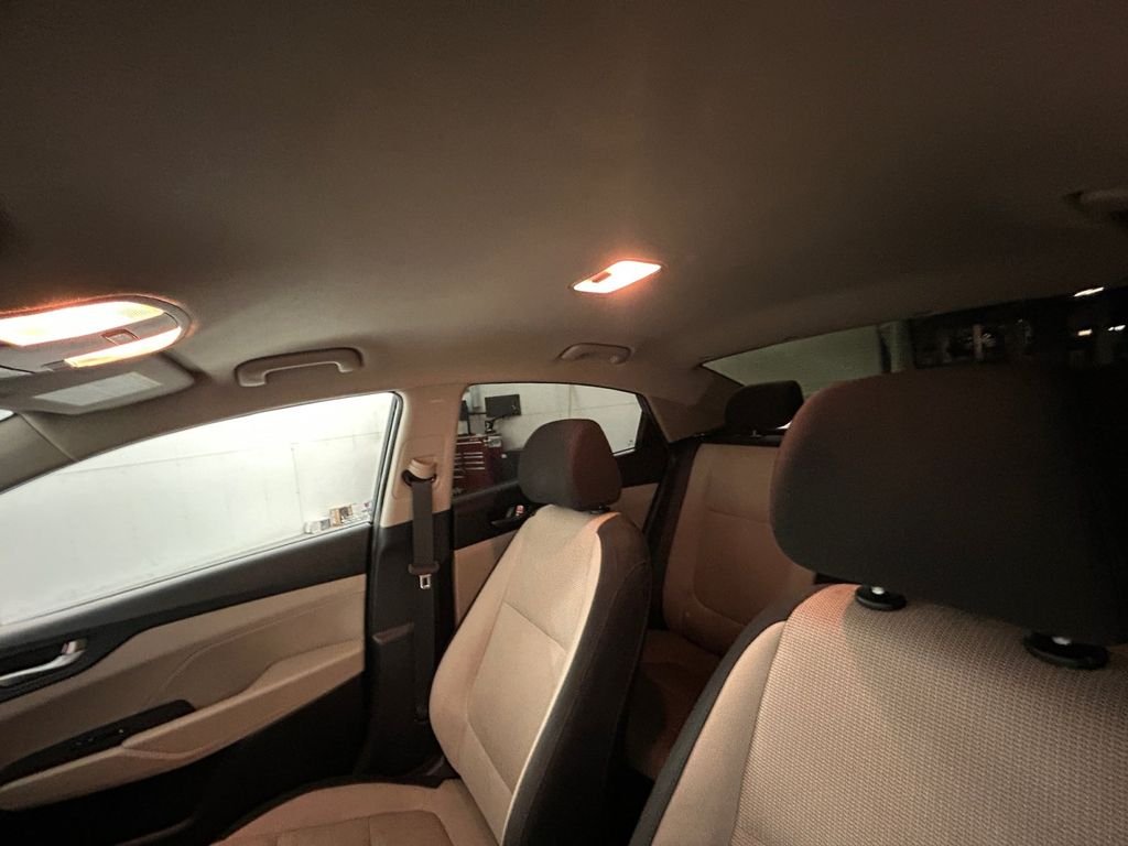 Used 2021 Black Hyundai SE image 25