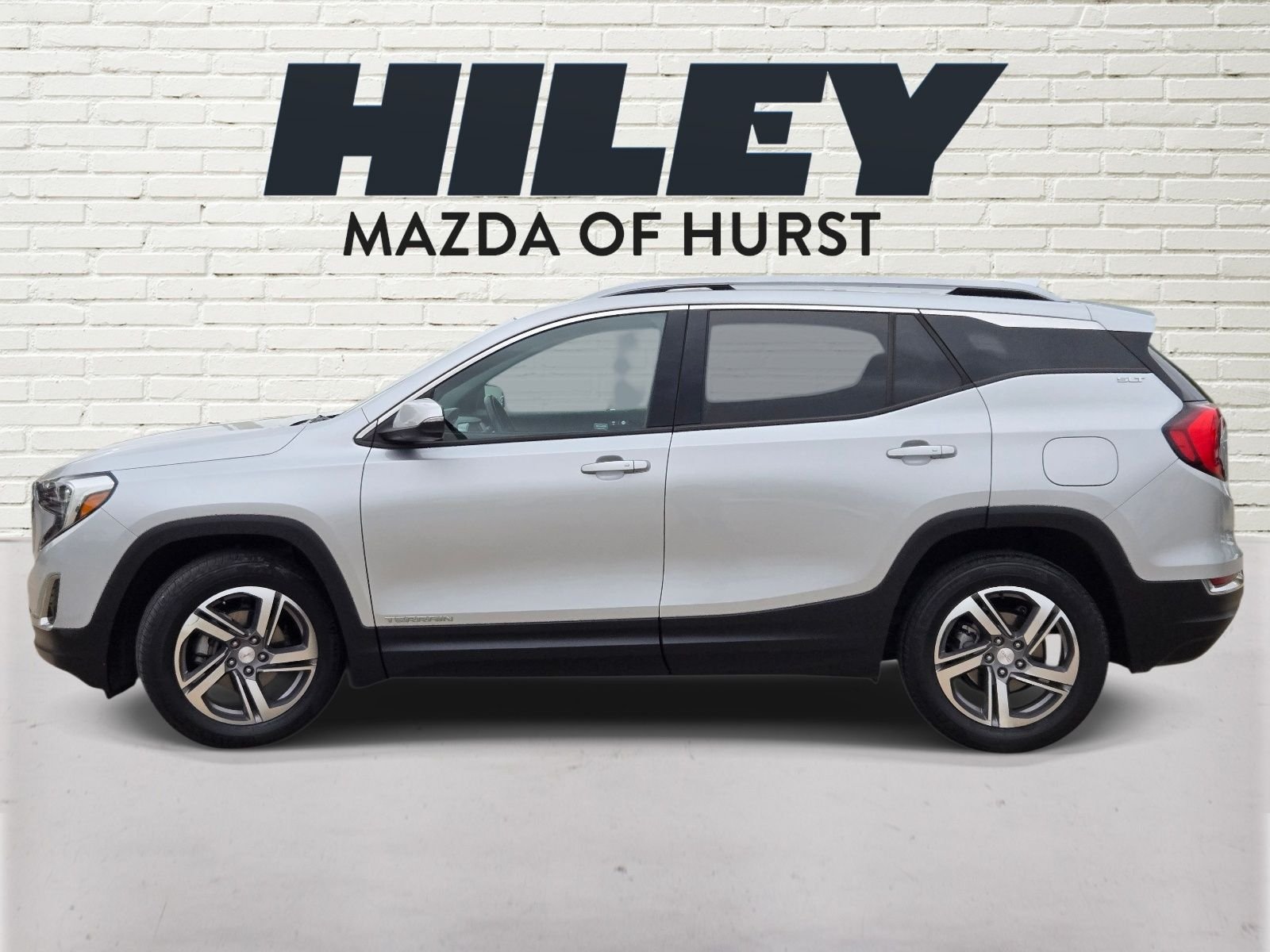 View vehicle photo 3