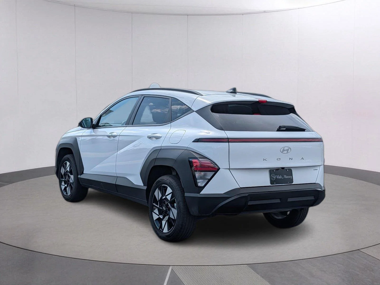 Used 2025 Atlas White Hyundai SEL image 3