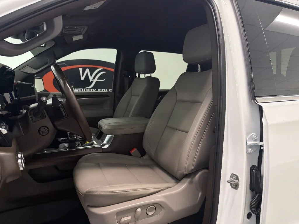 Used 2025 Summit White GMC SLT image 13