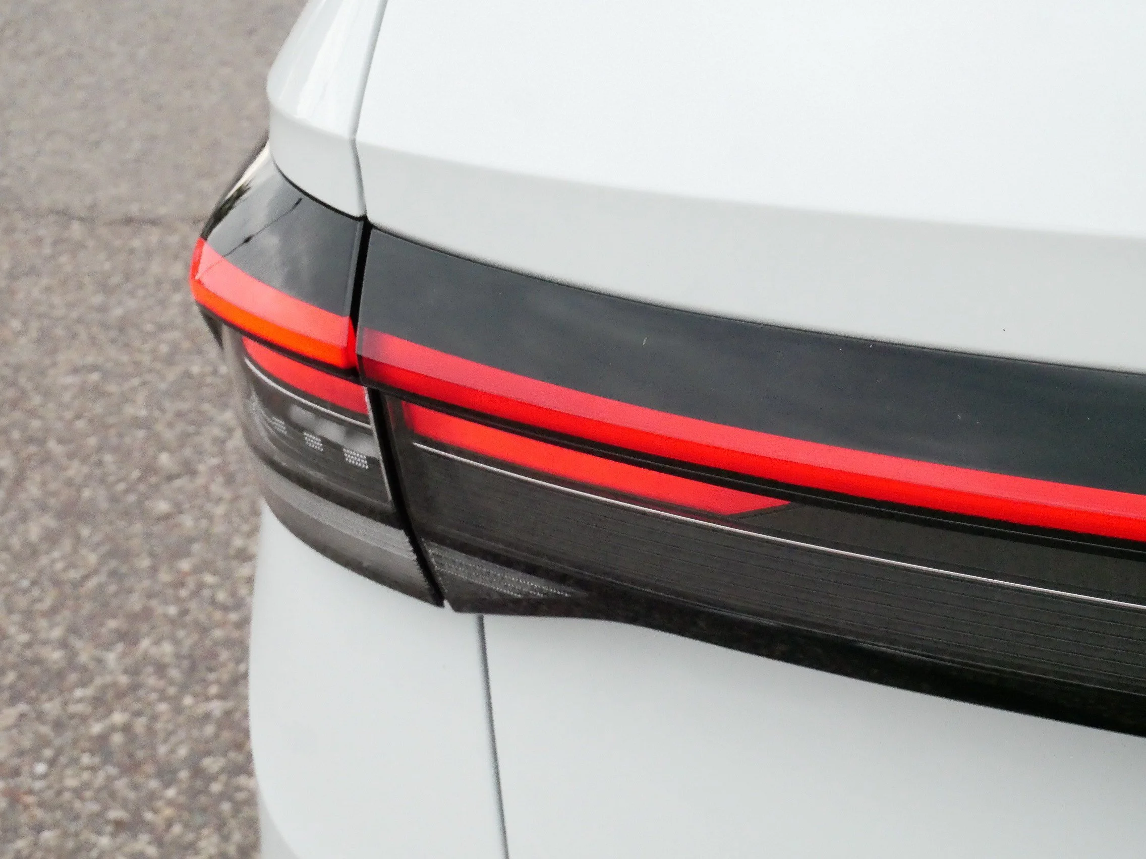 Used 2025 Pure White Volkswagen S image 17