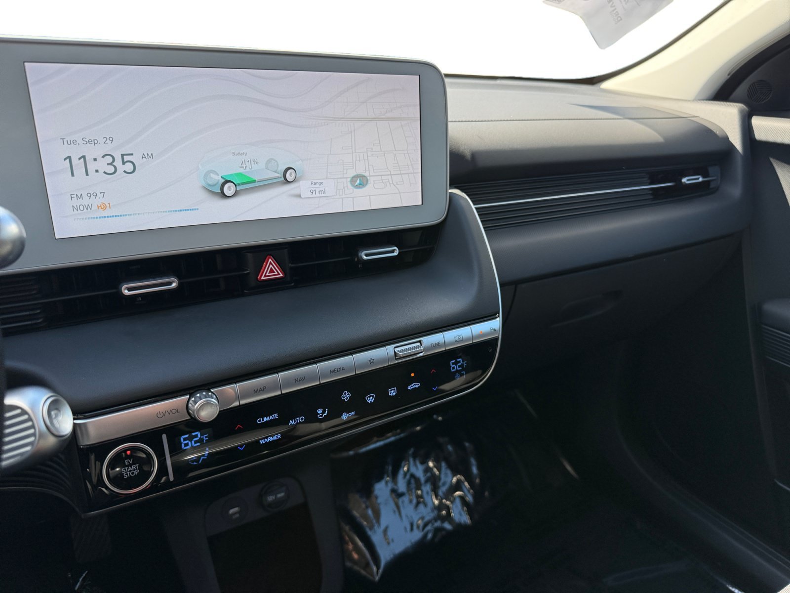 Used 2024 Cyber Gray Hyundai SEL image 12