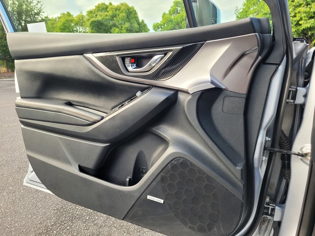 Used 2018 Silver Subaru 2.0i Limited image 25