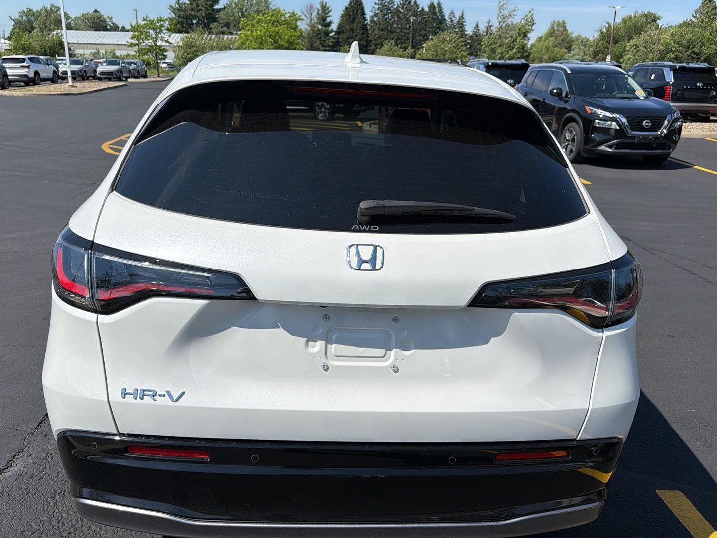 Used 2025 Platinum White Pearl Honda EX-L image 5