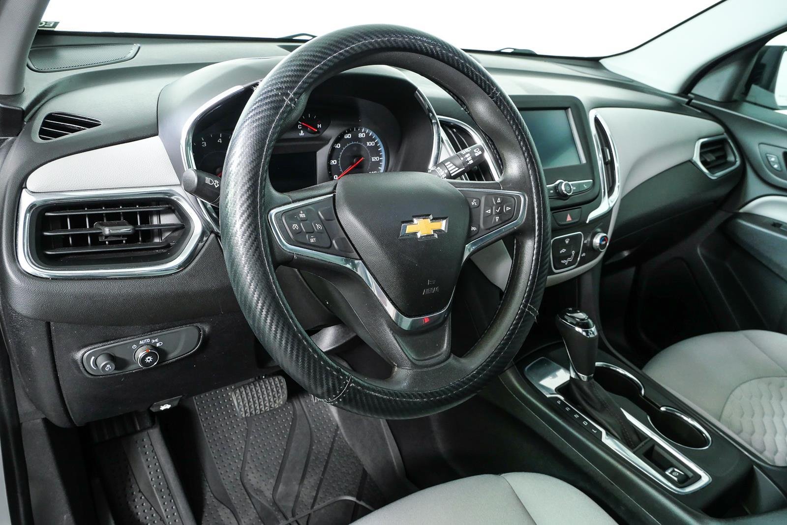 Used 2018 SUMMIT WHITE Chevrolet LS image 4