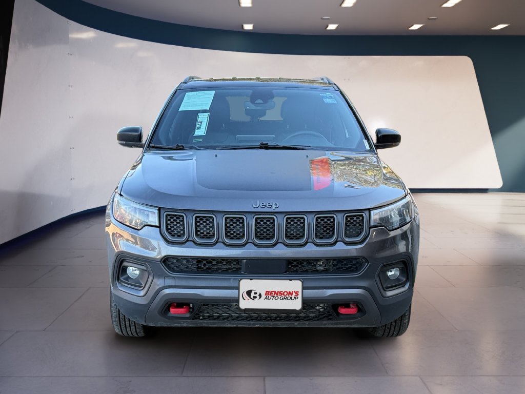 Used 2024  Jeep Trailhawk image 8