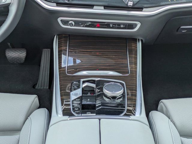 Used 2024 Black Sapphire Metallic BMW xDrive40i image 18