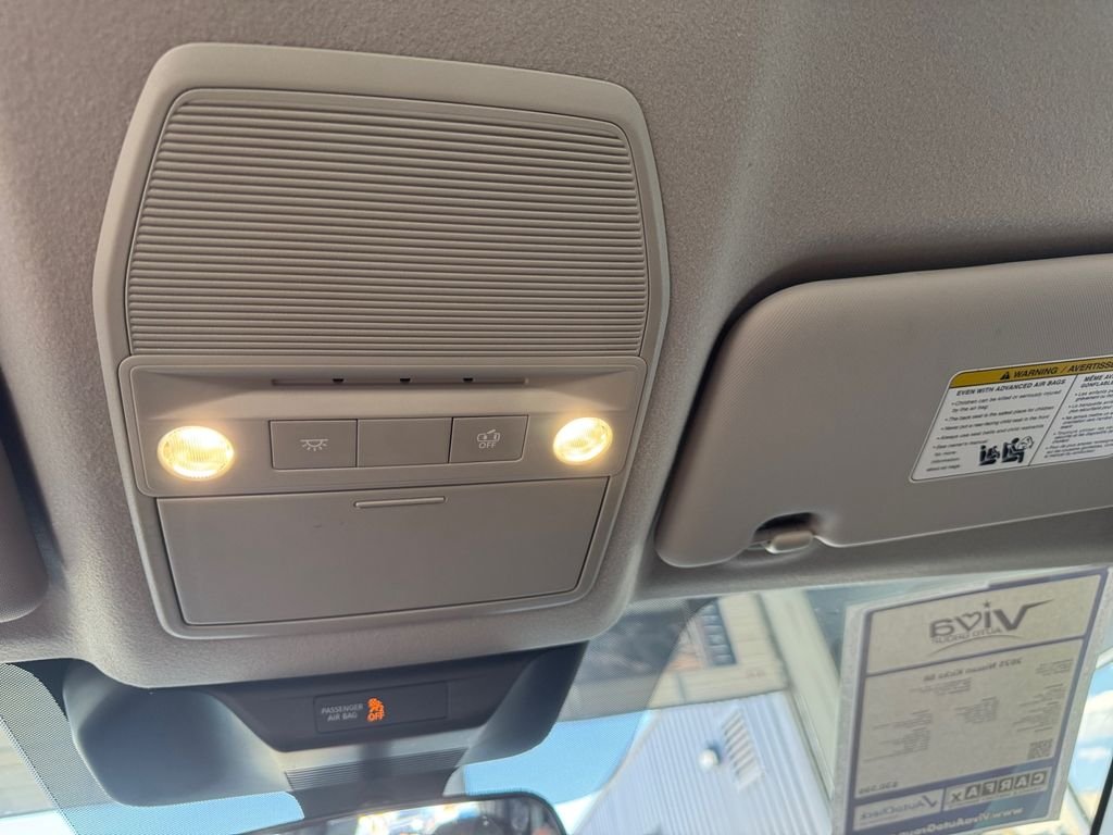 Used 2025 Gray Nissan SR image 15