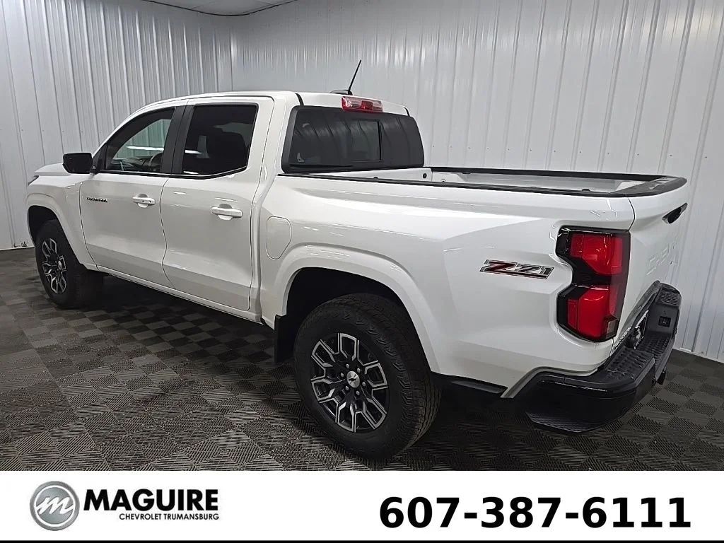 Used 2025 White Chevrolet Z71 image 9
