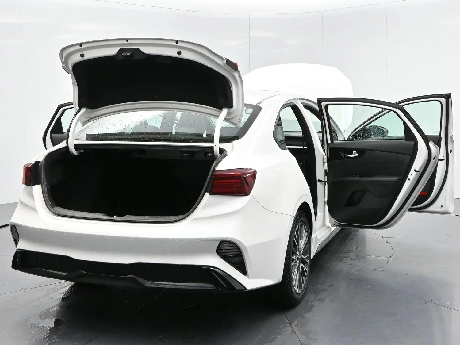 Used 2022 Snow White Pearl Kia GT-Line image 43