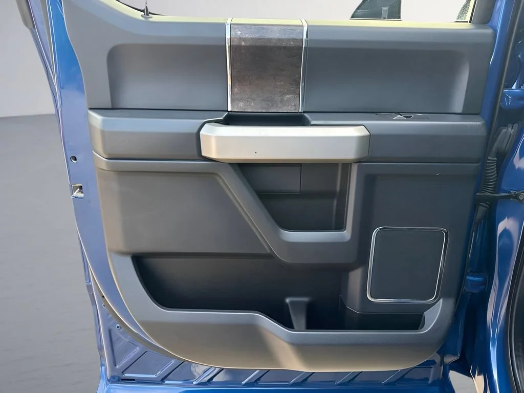 Used 2022  Ford XL image 32