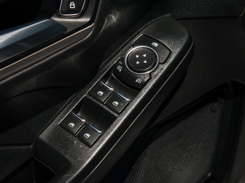Used 2022 Iconic Silver Metallic Ford SEL Hybrid image 9