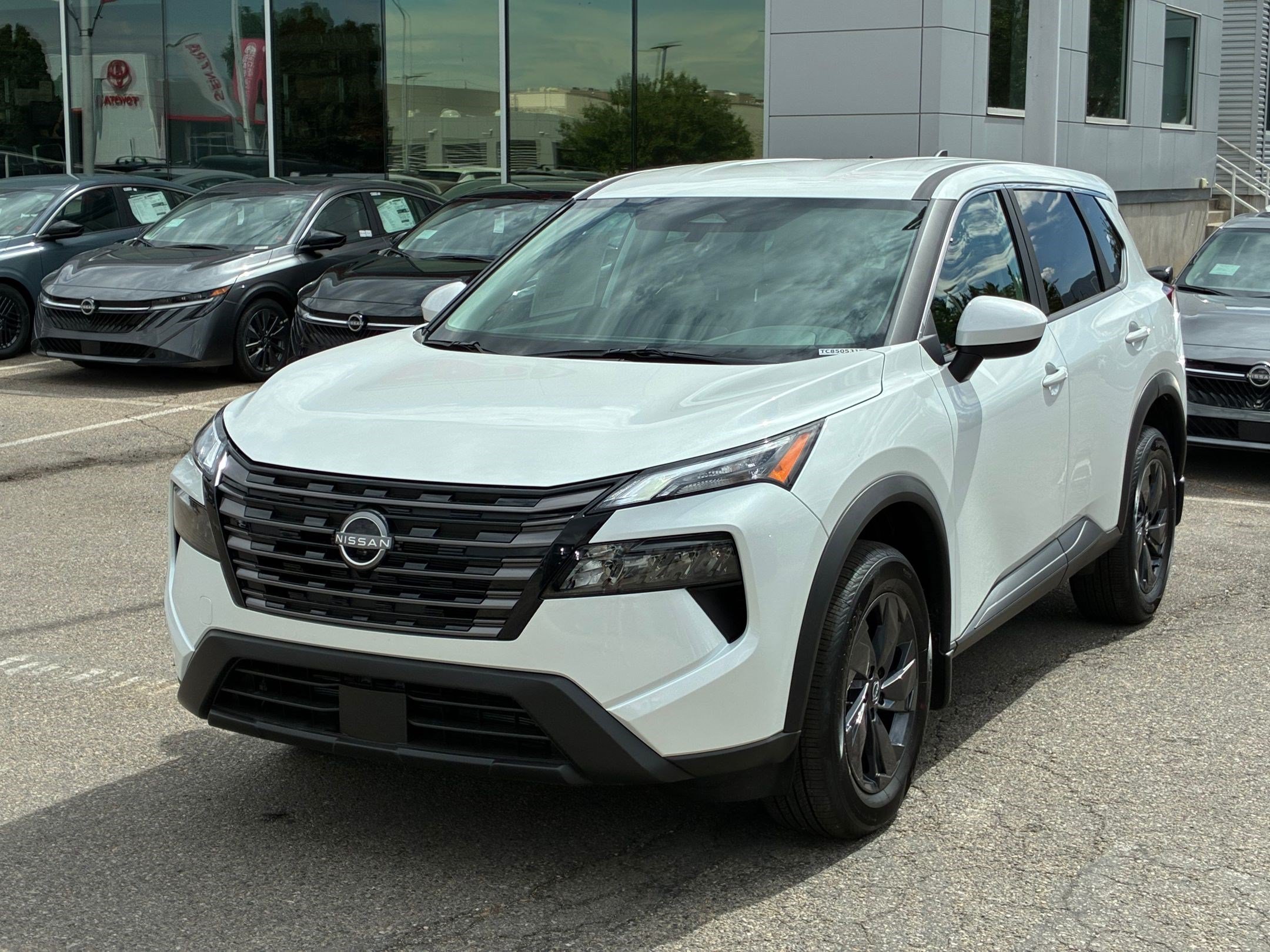 New 2026 Everest White Pearl Tricoat Nissan SV image 8