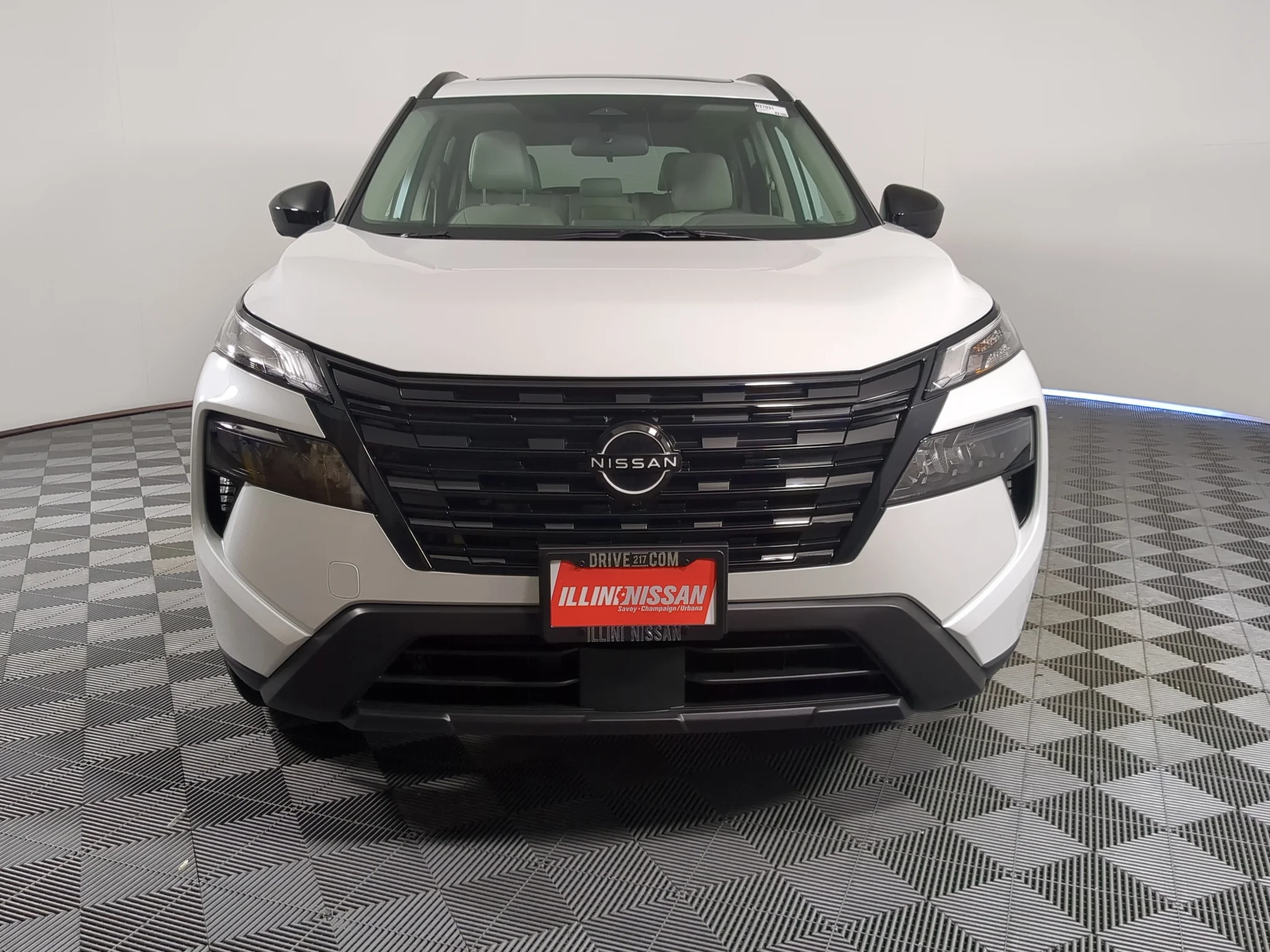 New 2027 Everest White Pearl Tricoat Nissan SV image 3