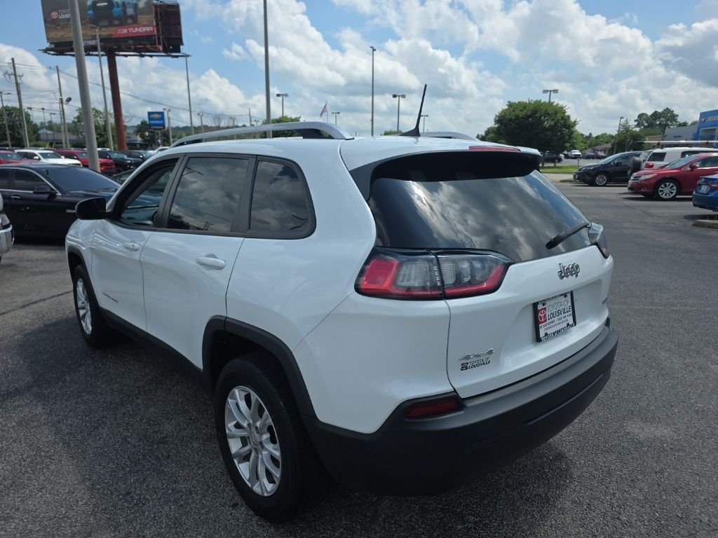 Used 2021 White Jeep Latitude image 6