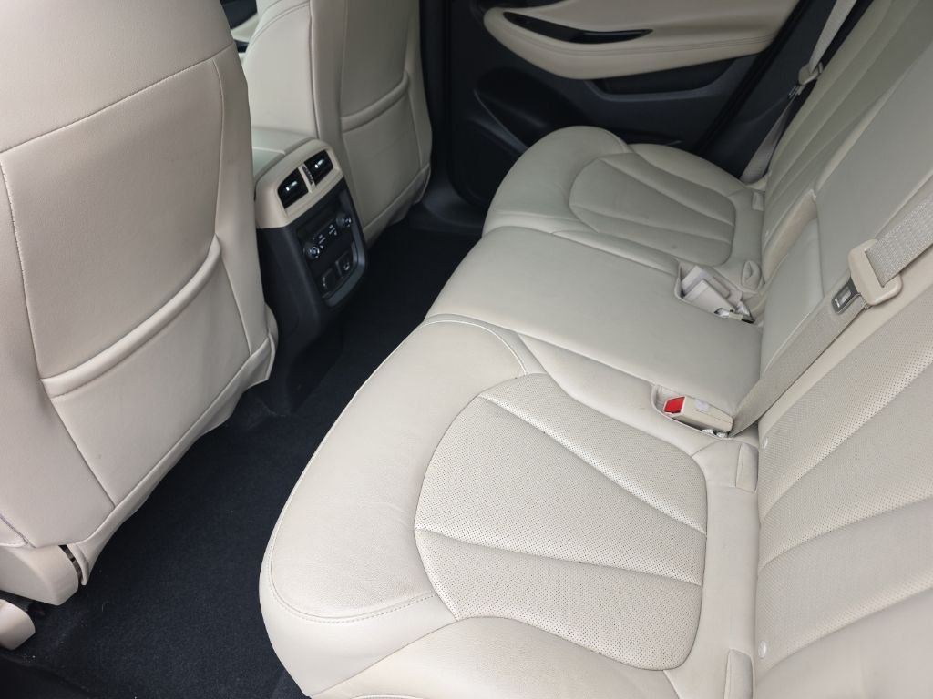 Used 2020 Red Buick Essence image 12