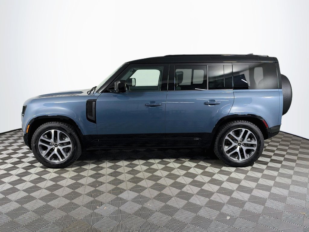 Certified Used 2025 Tasman Blue Metallic Land Rover X-Dynamic SE image 8
