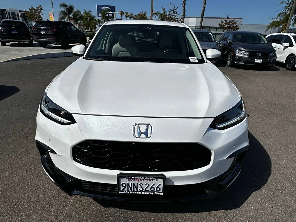 Used 2025 White Honda EX-L image 3