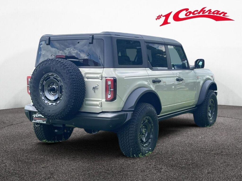 New 2025 Desert Sand Ford Badlands image 7