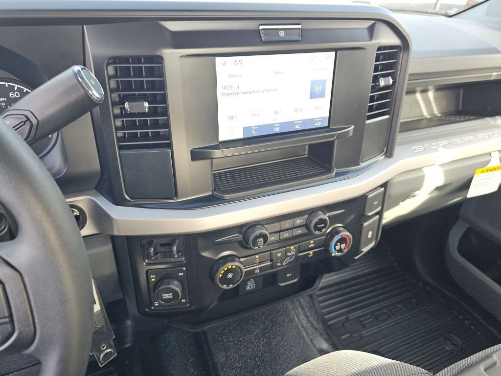 New 2026 Oxford White Ford XL image 33