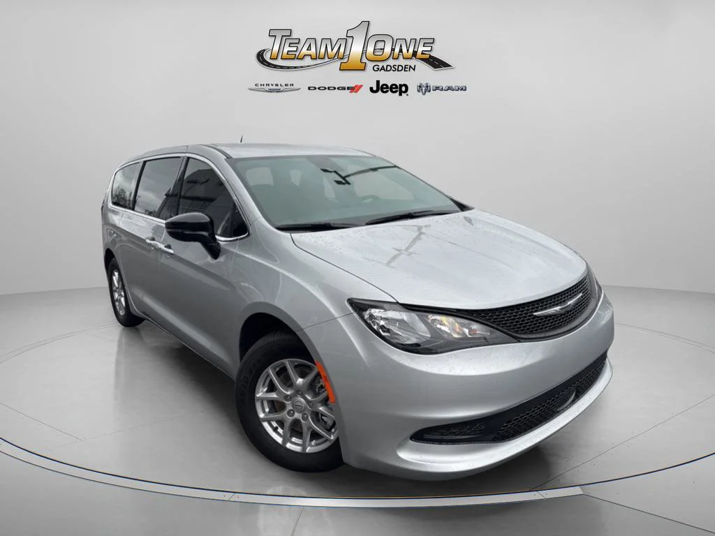 2026 Chrysler Voyager LX's photo