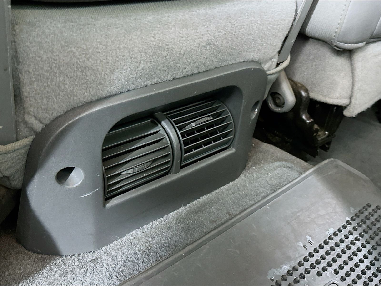 Used 2006 Bright Silver Metallic Dodge SLT image 23