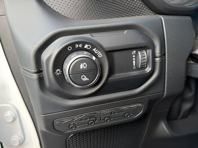 Used 2024 White Jeep Rubicon image 39