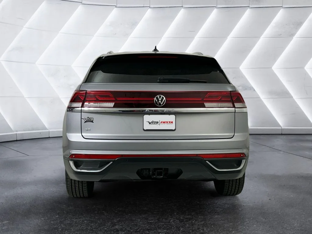 Used 2024  Volkswagen 2.0T SE w/Technology image 5
