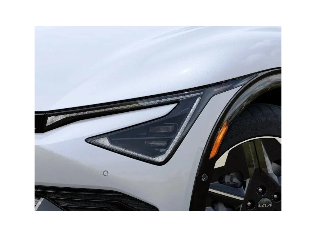 New 2026 Glacial White Pearl Kia WIND image 10