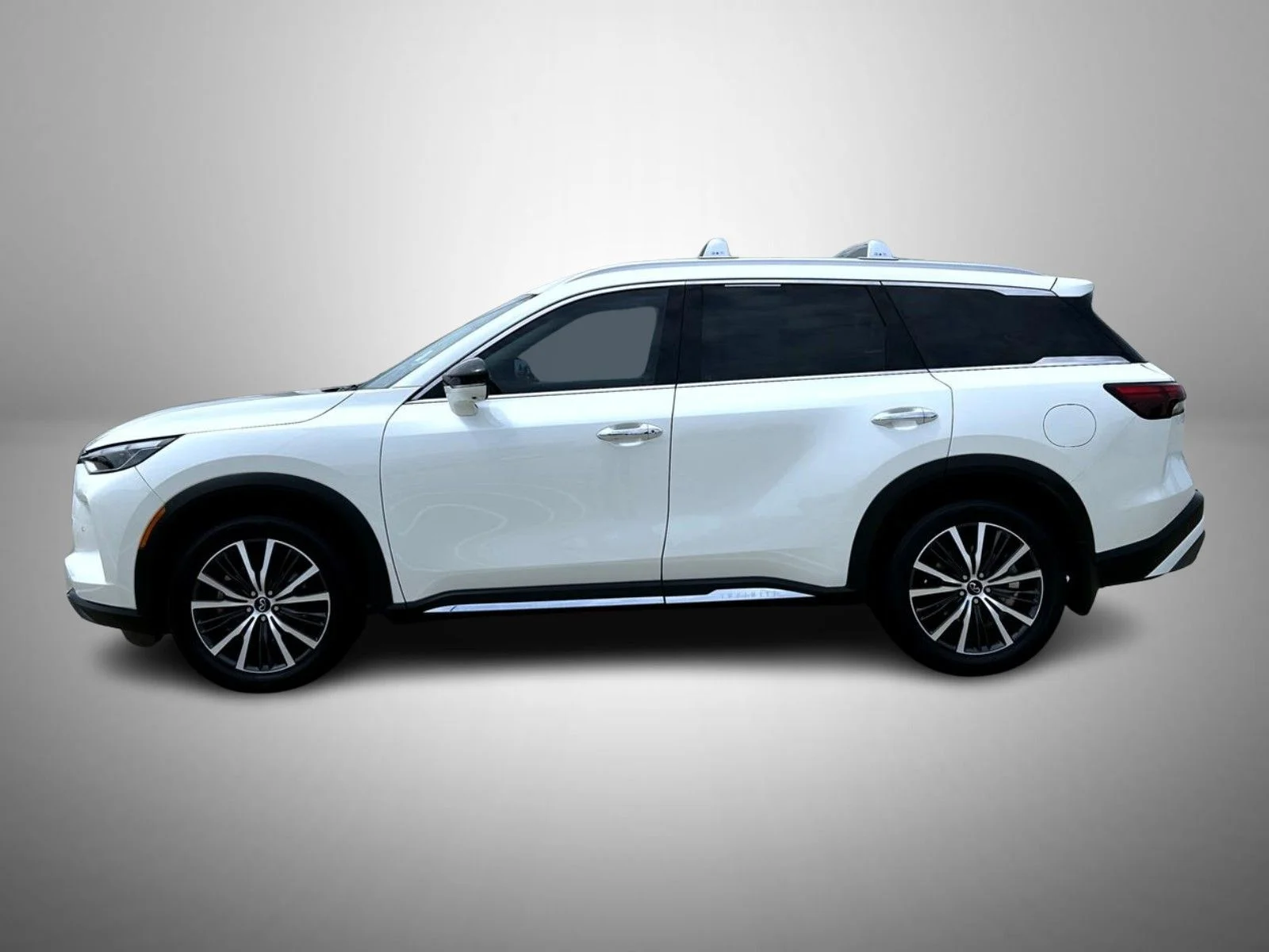 Certified Used 2023 White INFINITI Sensory image 8