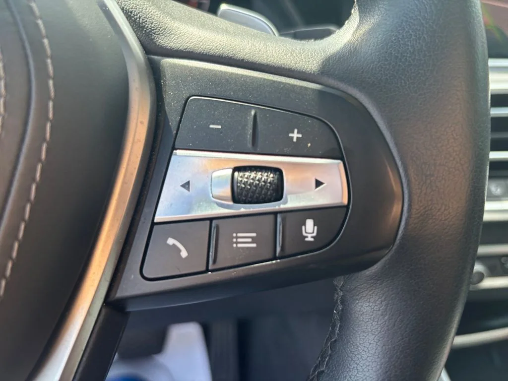 Used 2022 Gray BMW xDrive40i image 33