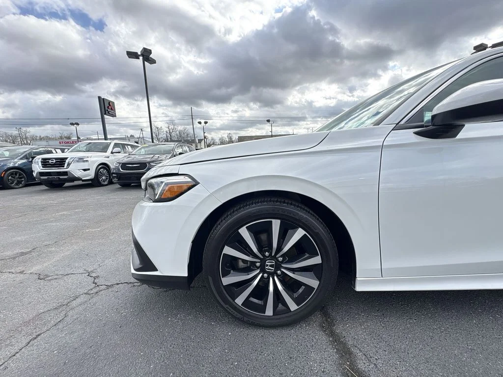 Used 2024 White Honda EX image 17