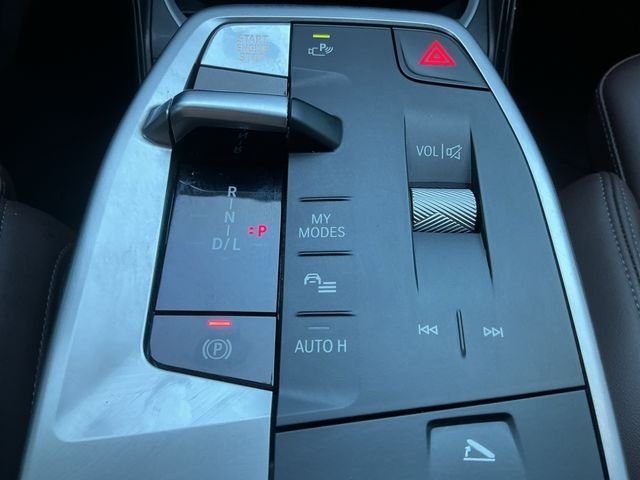 Used 2025 White BMW xDrive28i image 28