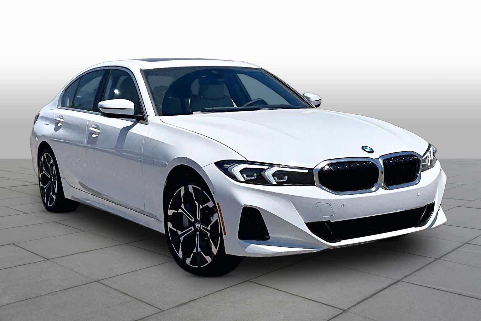 New 2026 Alpine White BMW 330i xDrive image 2