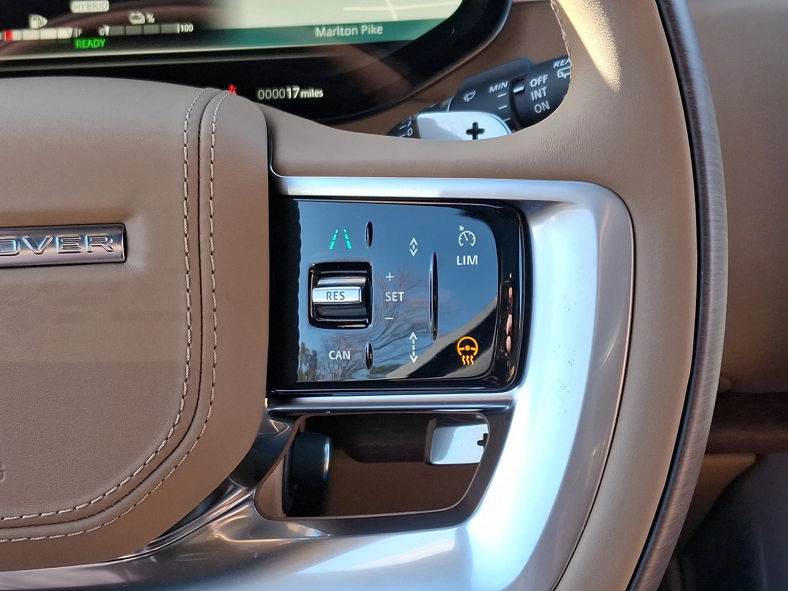 New 2025 Fuji White - 1AA Land Rover Autobiography image 24