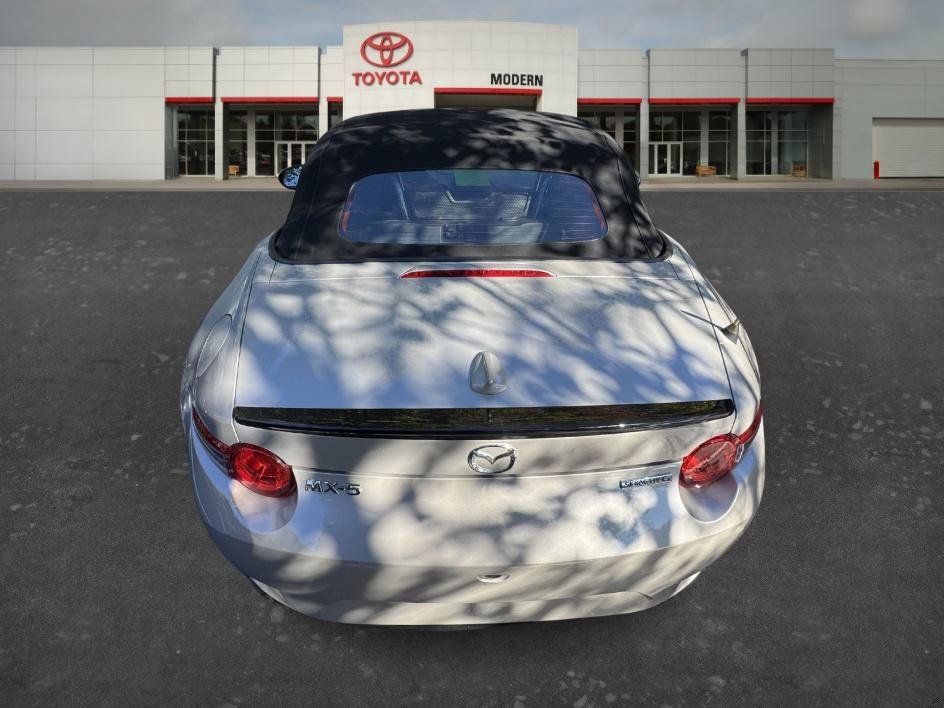 Used 2023 Platinum Quartz Metallic Mazda Club image 12