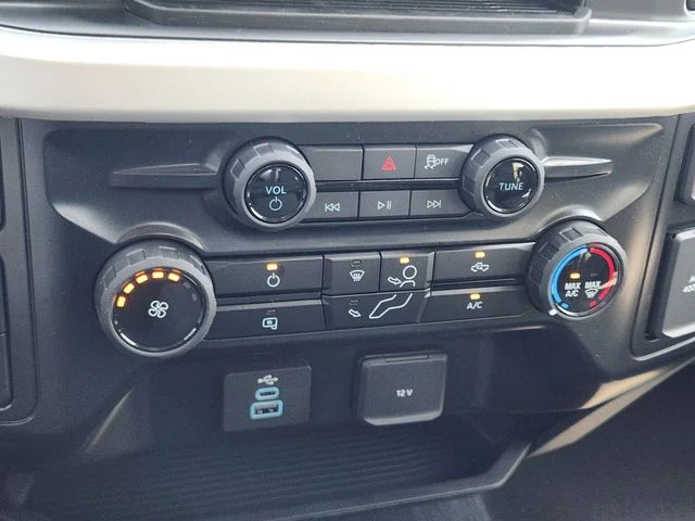 New 2026 Oxford White Ford F-250® XLT image 19