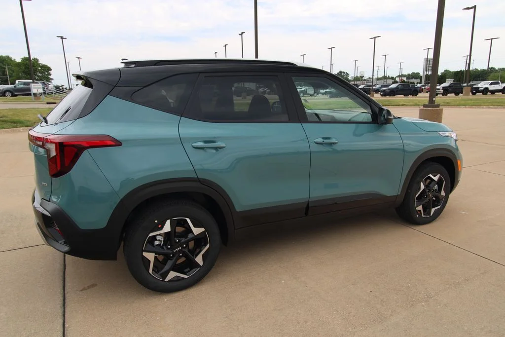 New 2026 Pluton Blue / Black Roof Kia S image 5