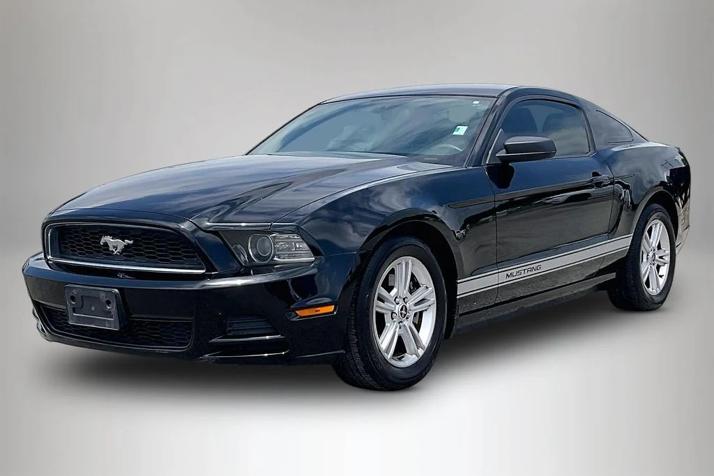 Used 2013 Ford Mustang V6 with VIN 1ZVBP8AM2D5259177 for sale in Alvin, TX