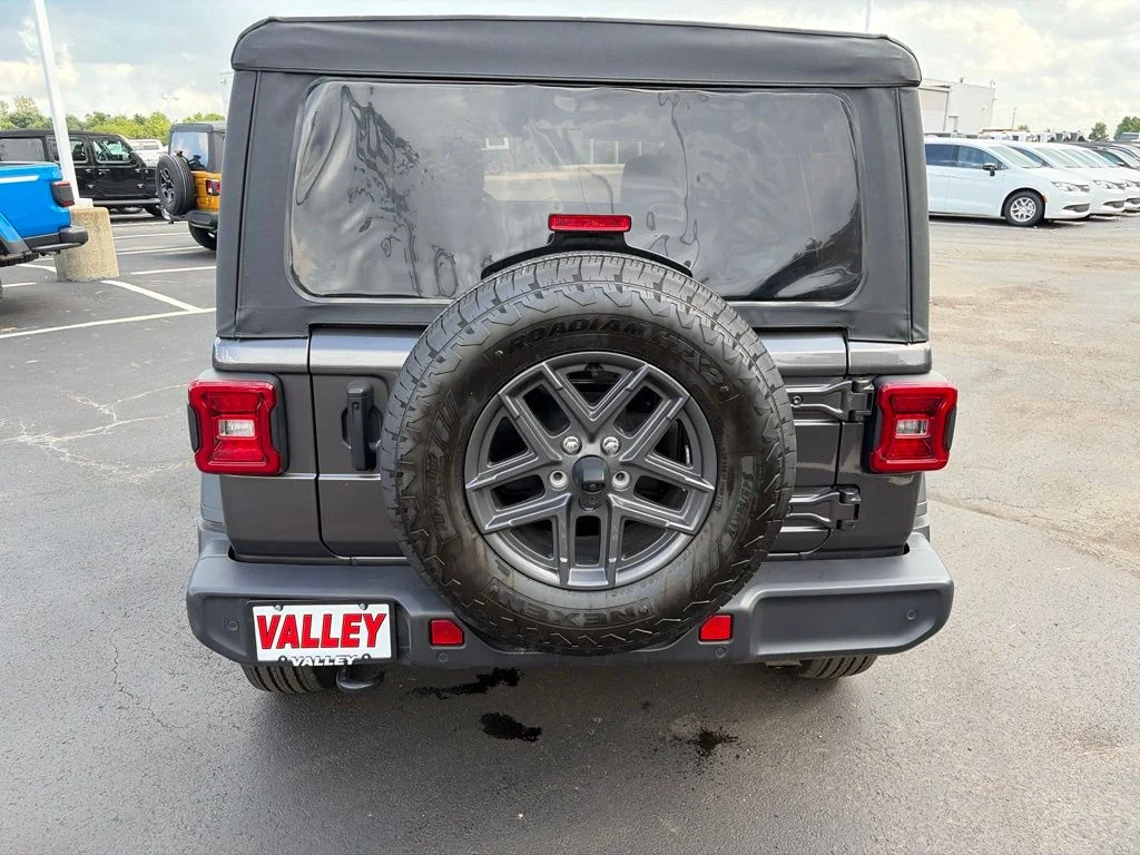Certified Used 2025 Gray Jeep Sport S image 6