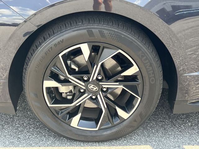 Certified Used 2025 Blue Hyundai SEL image 39
